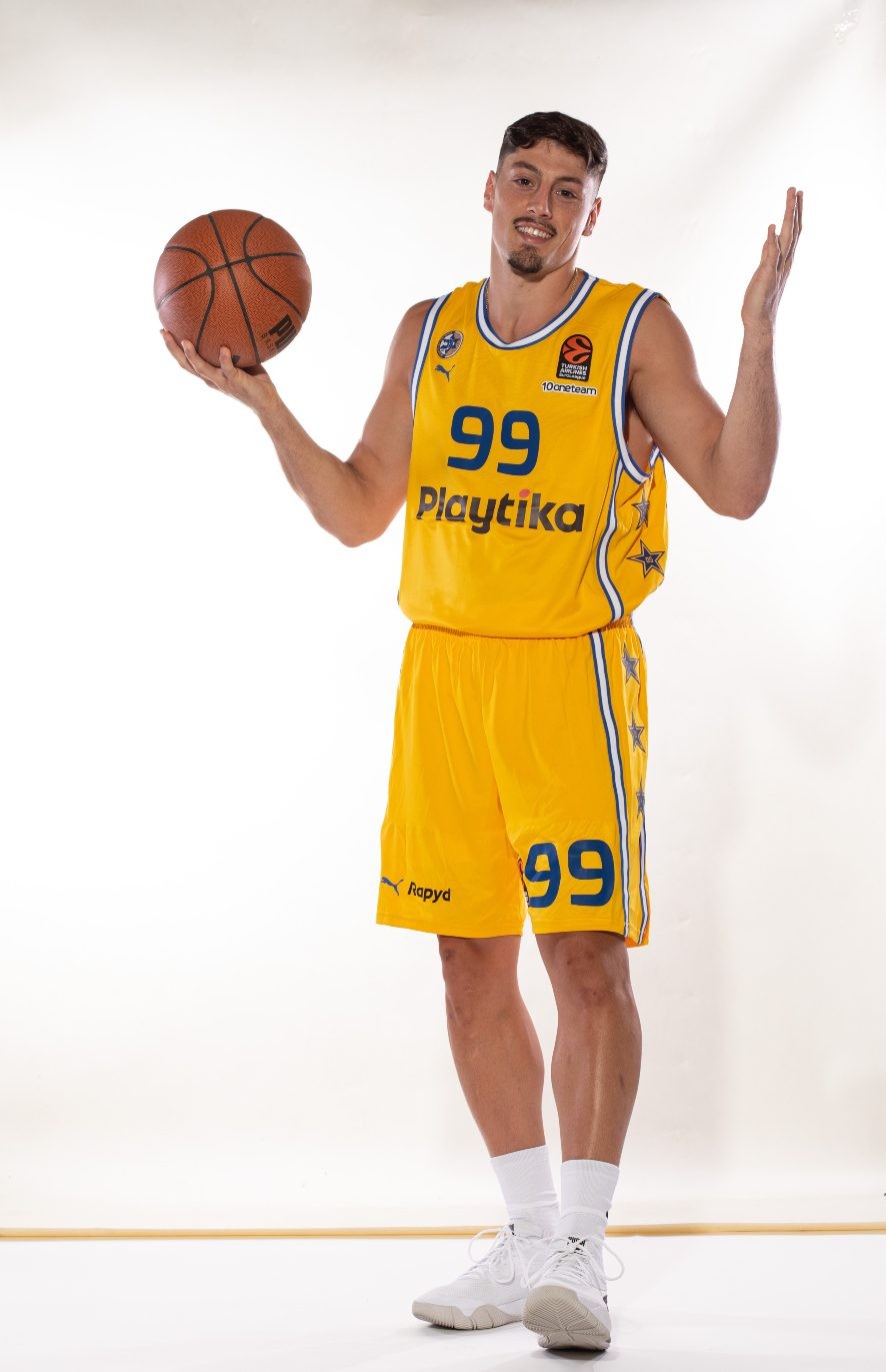 Camiseta baloncesto Maccabi Tel Aviv d\'occasion pour 35 EUR in Salamanca  sur WALLAPOP