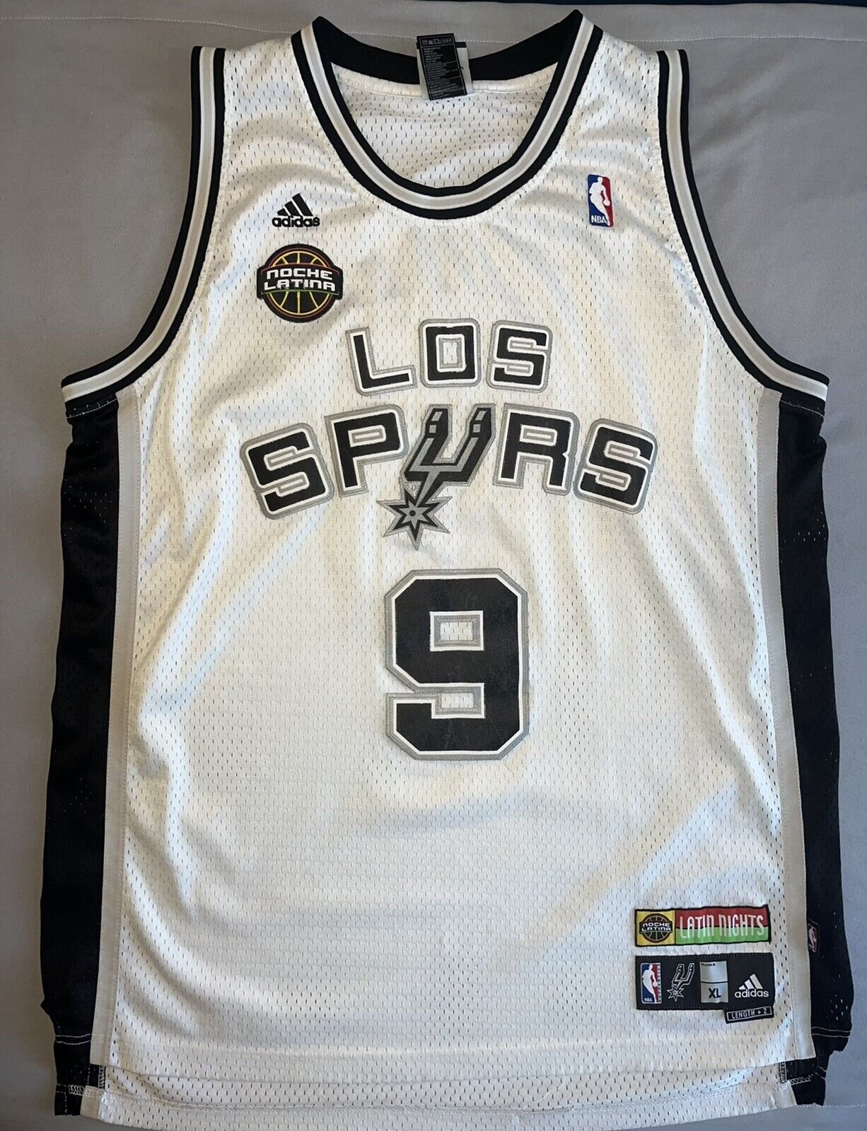 Los Lakers, Los Spurs and other Noche Latina jerseys