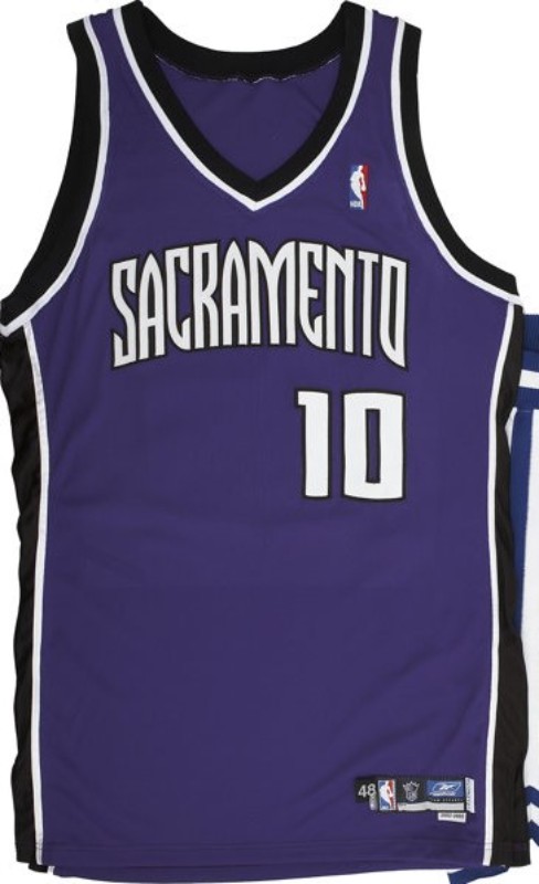 2002 - 03 Sacramento Kings  Sacramento kings, Basketball pictures,  Basketball players