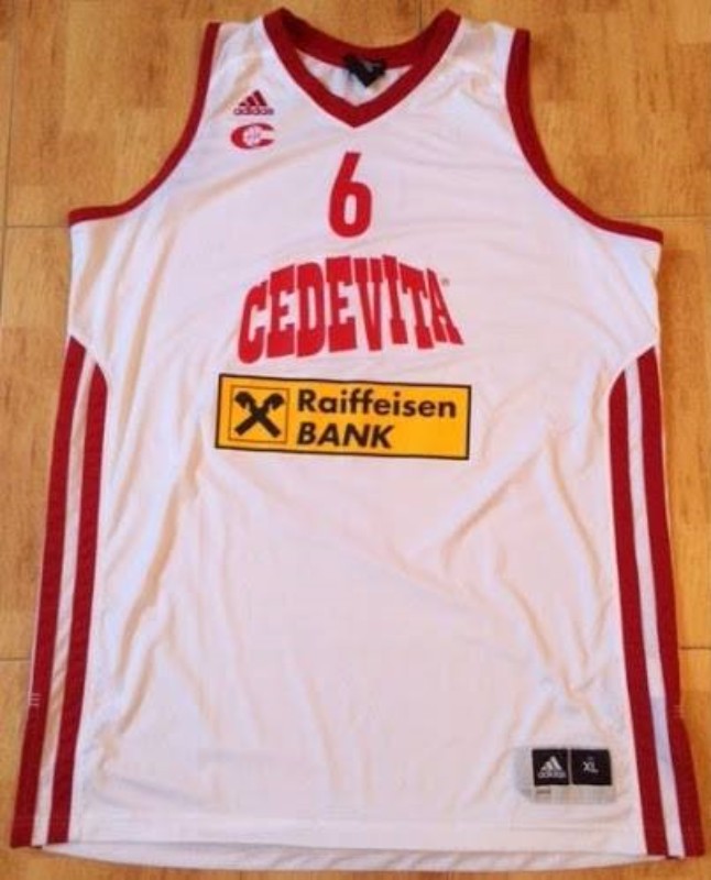 Achievement tuition fee Dodge KK Cedevita Junior Zagreb 2012-13 Εντός έδρας Εμφάνιση