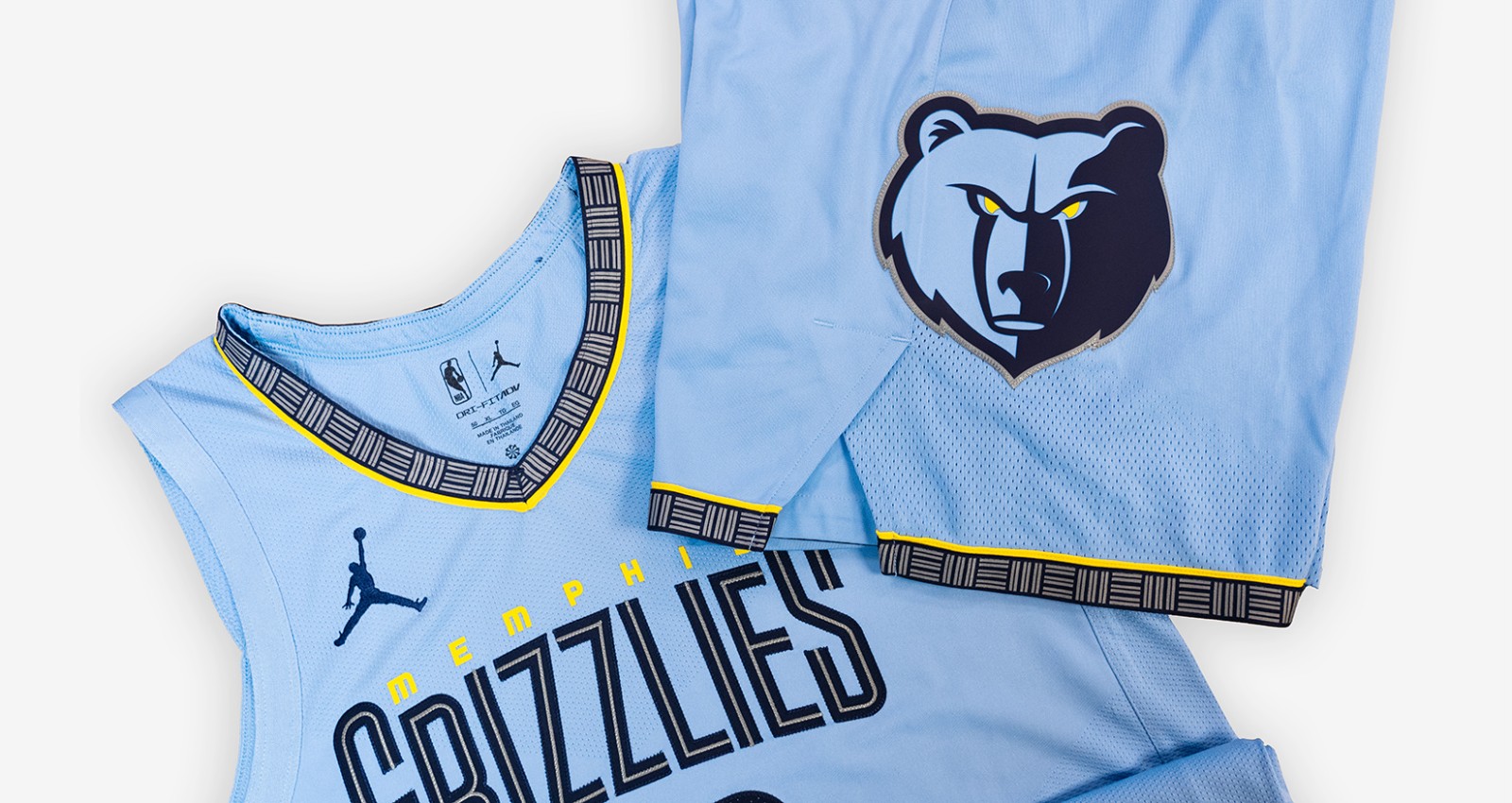 Quick pit stop at the Grizz Den before tomorrow's game. 2022/2023 City  Edition Jersey : r/memphisgrizzlies