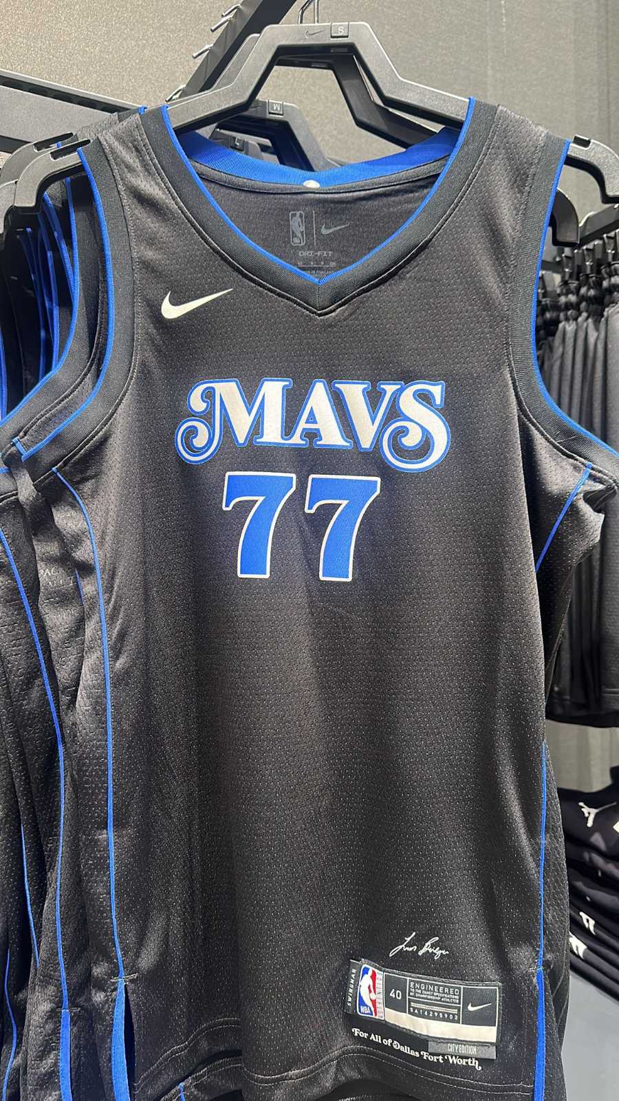 Nike needs to be sued”: NBA fans leave no stone unturned in disapproving  Mavericks' reported jersey leak