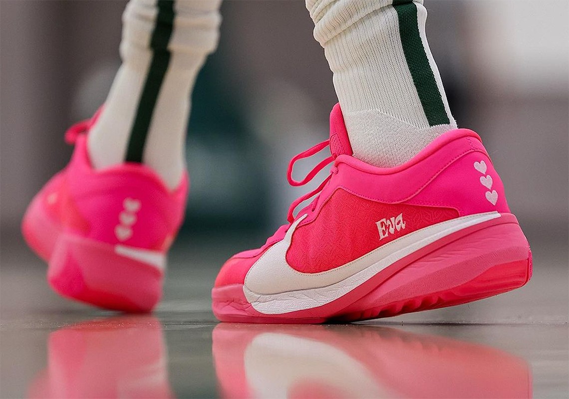 Giannis antetokounmpo hotsell shoe release