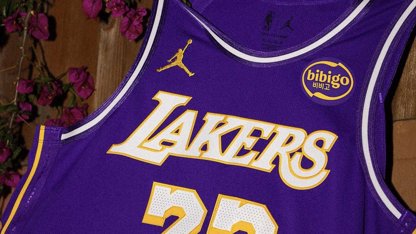 Prezentacja koszulek Los Angeles Lakers na sezon 202526